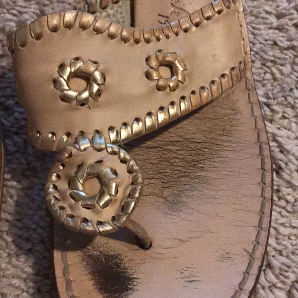 Nude beige sandals with gold trim - Picture 2 of 7